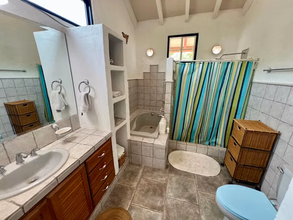 BOAT TIP HOUSE FOR SALE