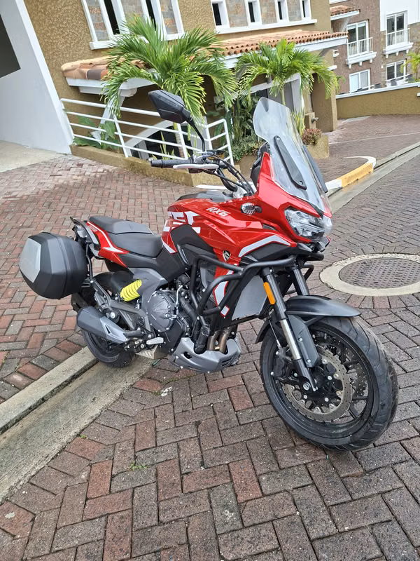 SE VENDE NUEVA RX6  PODEROSA MOTOCICLETA CREADA PARA ROMPER LIMITES