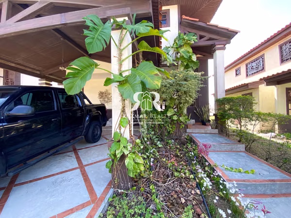 House for sale in Las Sumbres Mirador del Lago