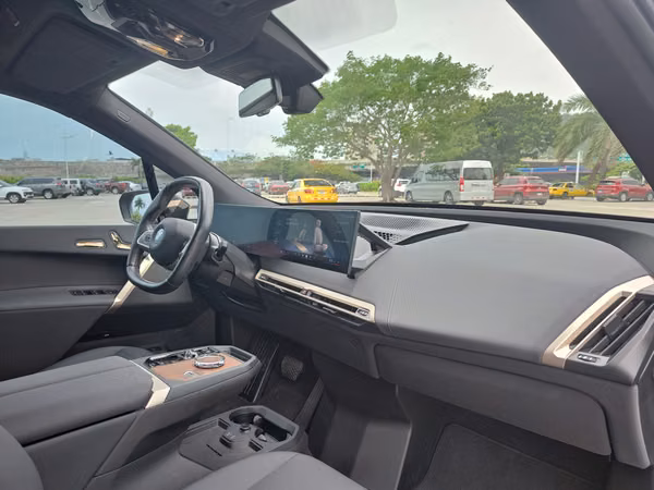 BMW iX