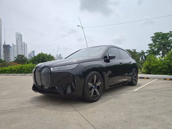 BMW iX