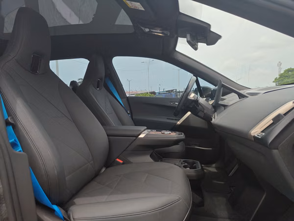 BMW iX
