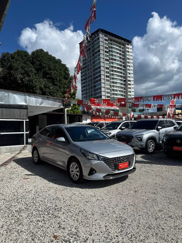HYUNDAI ACCENT / AL CONTADO O FINANCIADO