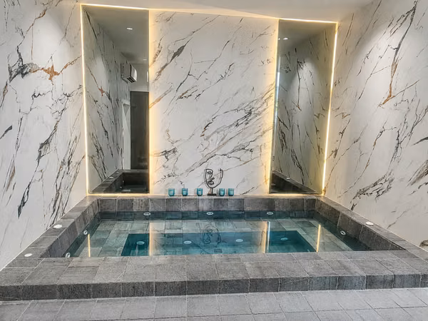 Apartment for sale in Park Square condominium.