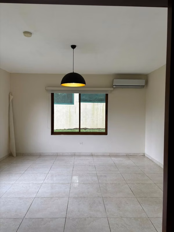 FOR SALE STUNNIG SINGLE FAMILY HOUSE IN CLAYTON