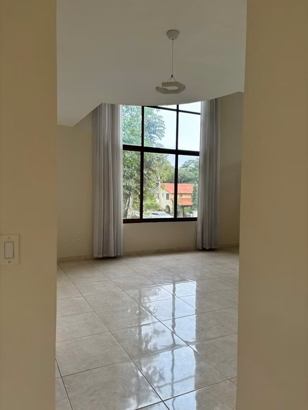FOR SALE STUNNIG SINGLE FAMILY HOUSE IN CLAYTON