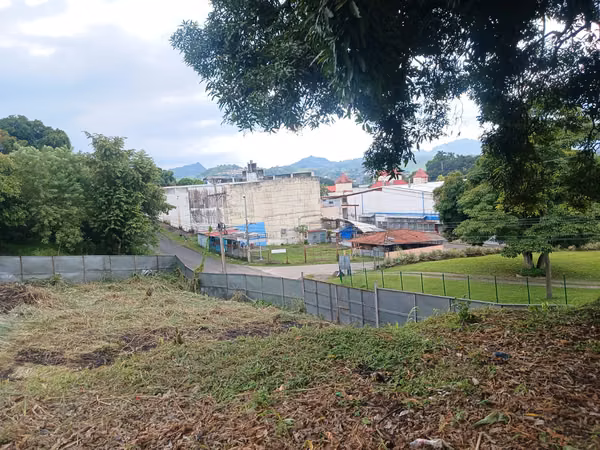Se vende terreno en Milla 8 Via Transistmica - cerca de Estacion Metro