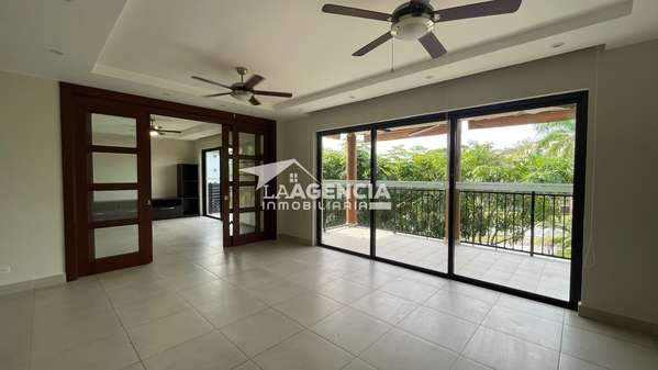 Clayton, Apartment for sale in Embassy Club with a spacious terrace 