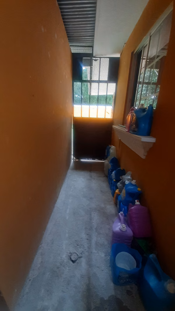 Casa en Venta en Diablo con Buen Patio y Terraza.