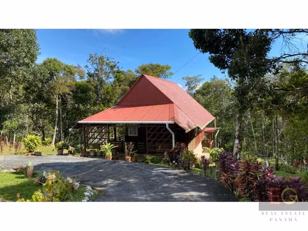 Beautiful house sold in Altos de Cerro Azul