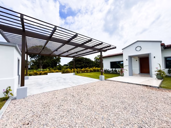 Venta de Casa en Buenaventura, Riverside, 1,289m² de terreno y 390m2 de construcción