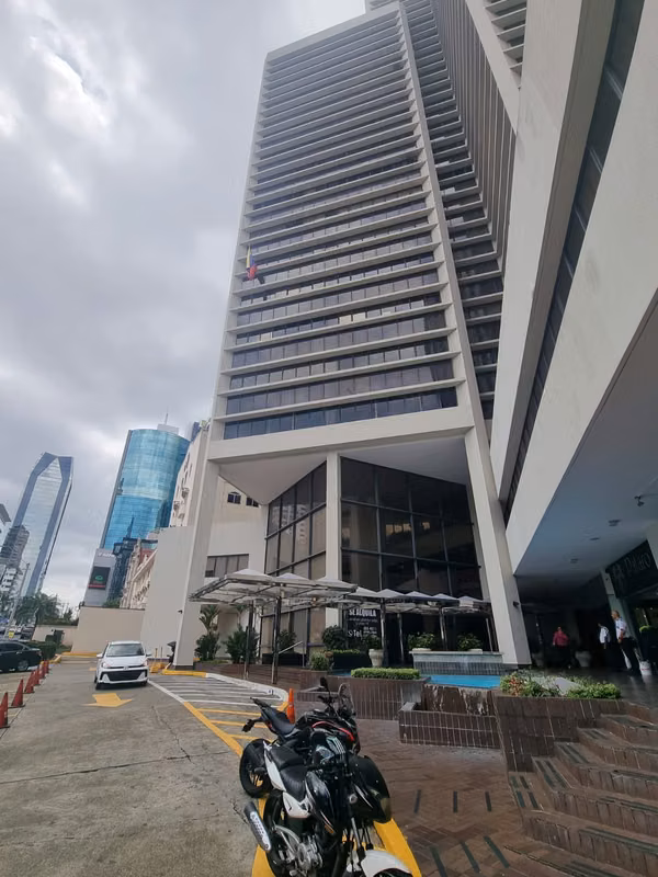 Alquiler de Oficina en Obarrio, Plaza Canaima, 561m²