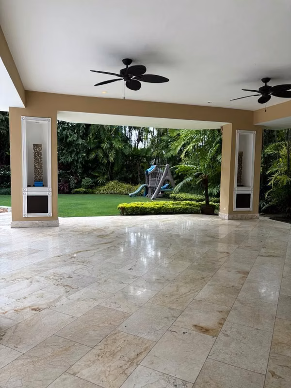 *Se Vende* Hermosa Casa en Altos del Golf