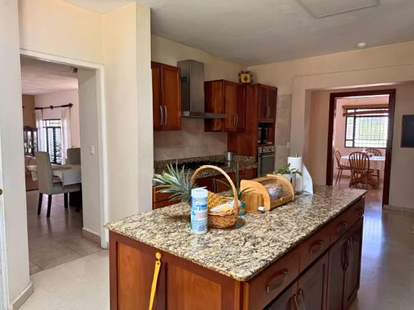 Dos Mares, Family Home with Large Garden and excellent price ID 26024