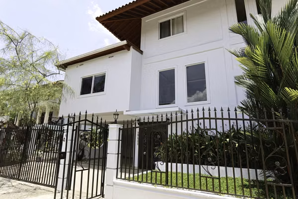 Se Vende Casa De Tres Pisos En Albrook
