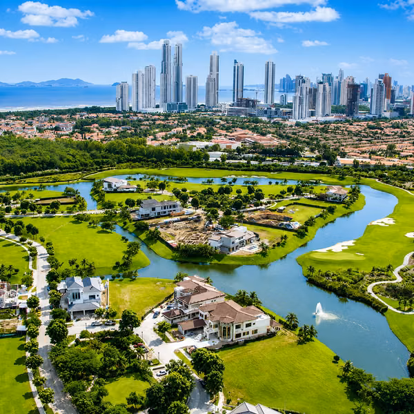 Penthouse Model A for Sale in The Ivy, Santa Maria - 251m ² - $998,000