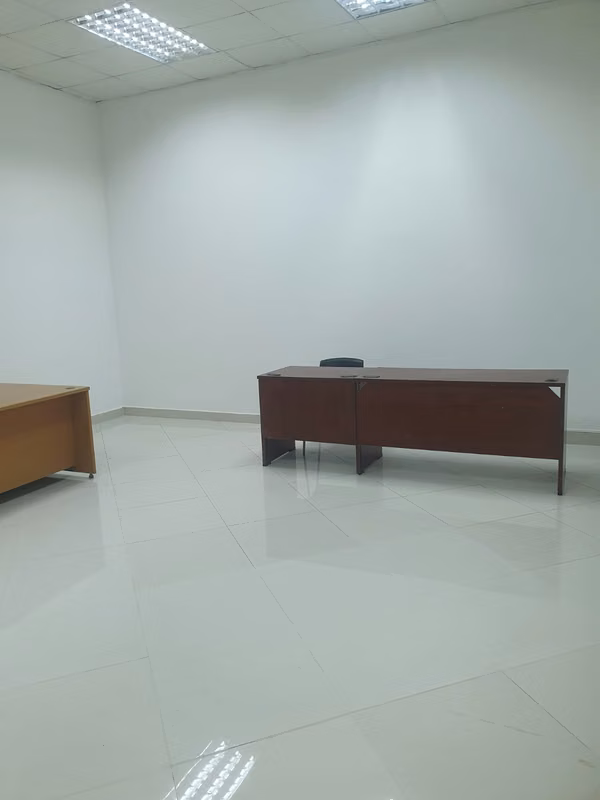 OFFICE-LOCAL ALQUILER Tocumen Square With Bathroom