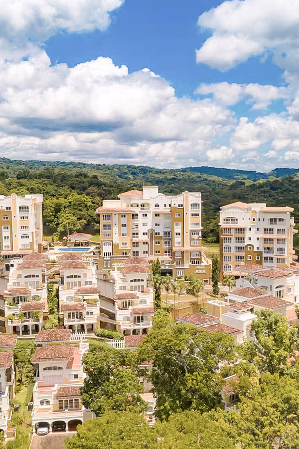 Tucán Country Club &amp; Resort – OPPORTUNITY!!! – 3-Bedroom Apartment for Sale with Canal View