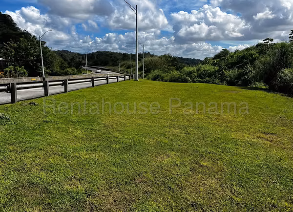 Land for sale in Villa Lucre OF26-8326