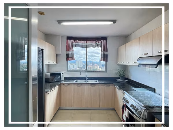 SPACIOUS APARTMENT FOR SALE IN VILLA OF THE FOUNTAINS