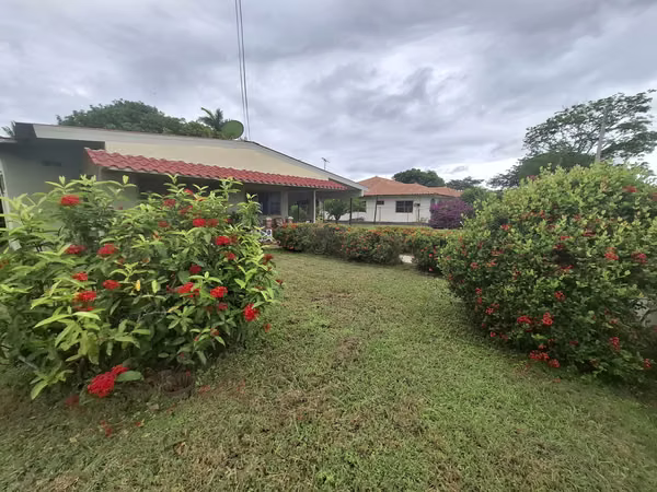 House for Sale in Aguadulce, Land of 1252 m ².