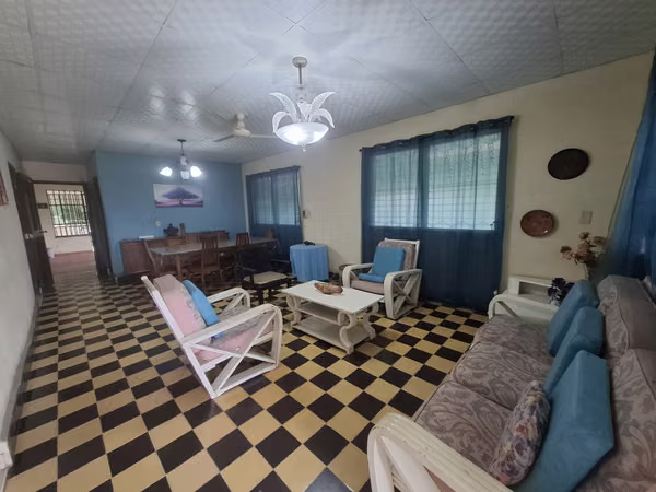 House for Sale in Aguadulce, Land of 1252 m ².