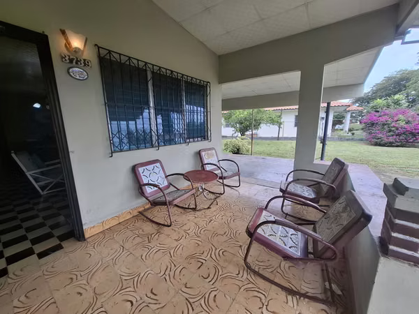 House for Sale in Aguadulce, Land of 1252 m ².