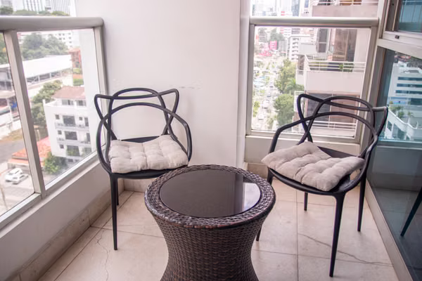 I sell Villa del Mar. Two rooms. View of the city and balcony