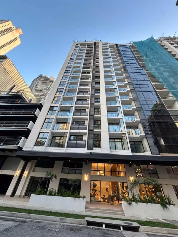 SE ALQUILA HERMOSO APARTAMENTO EN PH ARMONIA - MF