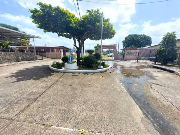 House for Sale San Antonio- Domingo Díaz Ave.- 321 Sq.mts ID 26271