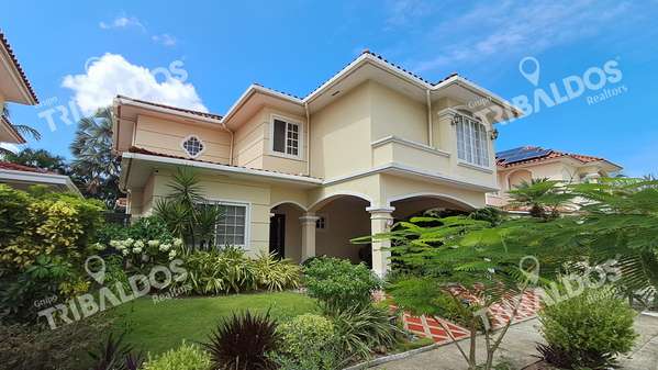 Sale of House in Villa Valencia, Costa Sur with Solar Panels