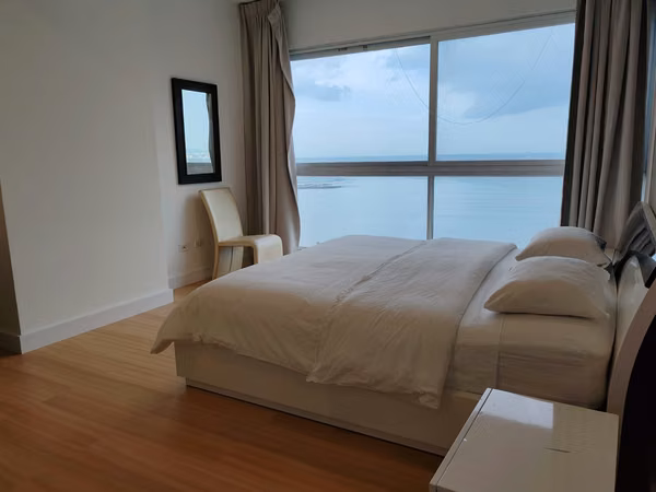 PH Vista del Mar, Avenida Balboa, Panama, Front to the Sea, Renovated