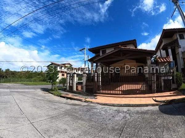 Venta de Casa en Las Cumbres Mirador del Lago 386 Mts PD