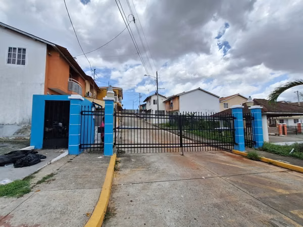 HERMOSA CASA DUPLEX EN VENTA PH VILLAS DEL NARANJAL PEDREGAL CAMRO