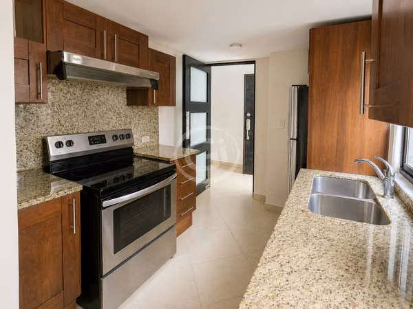 Sale Apartment Embassy Club. Banking Remat $2,400 / m2 Negotiable