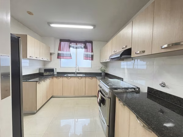 Sale of Apartment in Villa de la Fuente - Spaces and Comodity