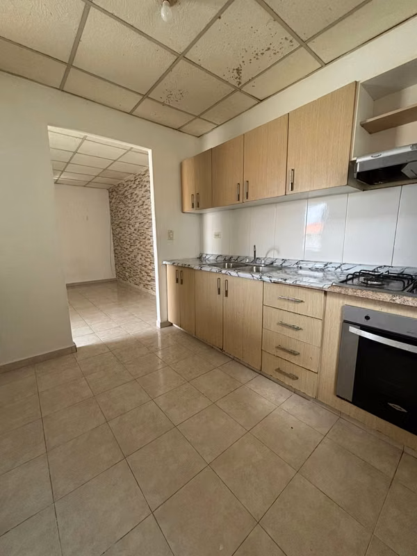 SE VENDE CASA DE 210 M2 EN HACIENDA SANTA FE TOCUMEN (CAMRO)