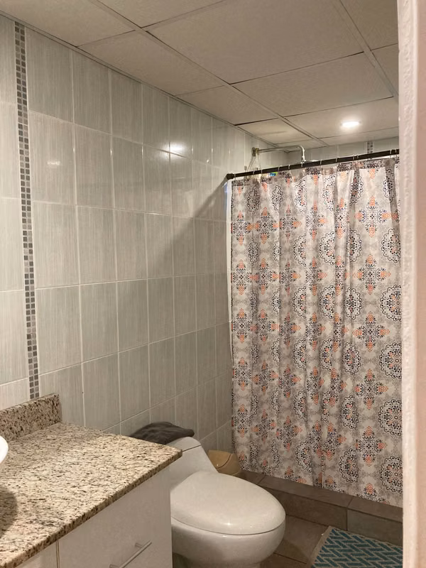 SE VENDE CASA DE 4 REC EN LAS ACACIAS CALLE PRINCIPAL NEGOCIABLE (CAMRO)