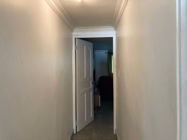 SE VENDE CASA DE 4 REC EN LAS ACACIAS CALLE PRINCIPAL NEGOCIABLE (CAMRO)