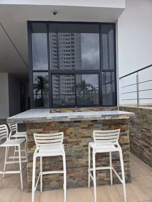 APARTMENT FOR SALE – PH Balboa Bay