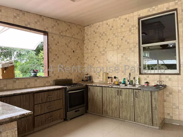 HOUSE FOR SALE IN LAS CUMBRES MCD24-8942