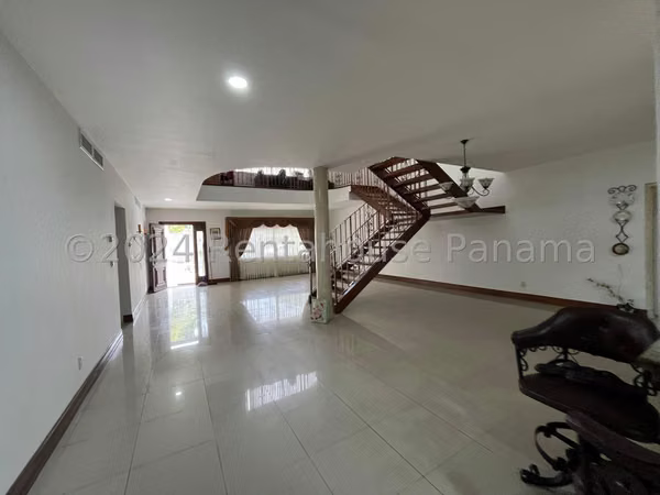 HOUSE FOR SALE IN LAS CUMBRES MCD24-8942