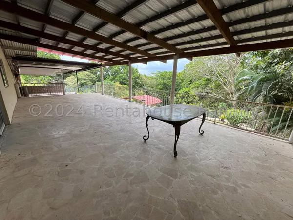 HOUSE FOR SALE IN LAS CUMBRES MCD24-8942