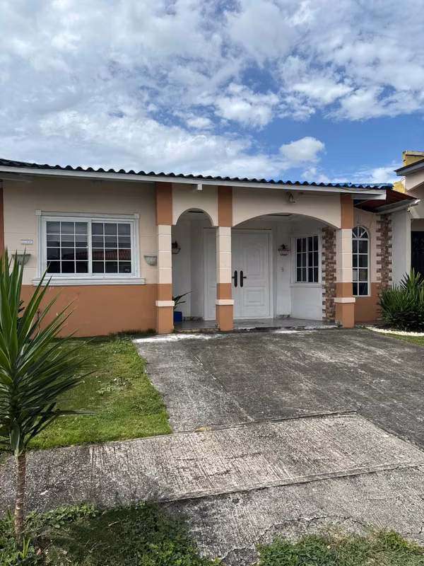 CASA EN VENTA EN VILLAS DEL MEDITERRANEO DON BOSCO REMODELADA (CAMRO)