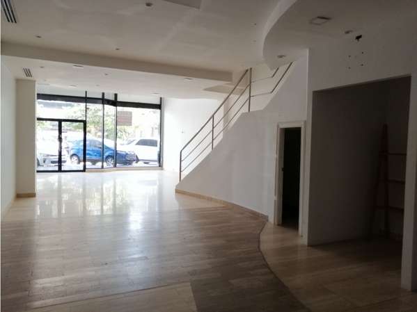 Se Alquila Exclusivo Local Comercial 196 mt2 -Obarrio (LM)