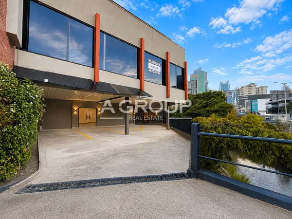 CENTRO COMERCIAL LA COLMENA - San Francisco - Commercial Space For Rent