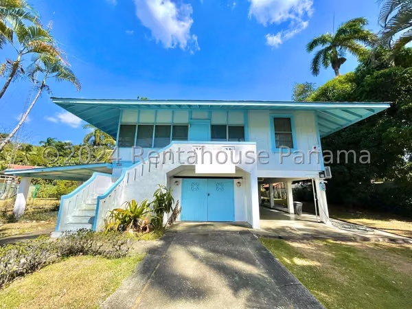 House for sale in Corozal OF26-8511