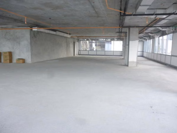 ALQUILER DE OFICINA EN AVENIDA BALBOA ESM22-4754