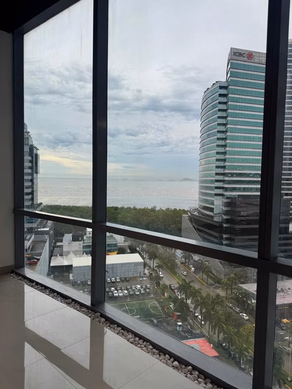 Sale of large office Costa del Este