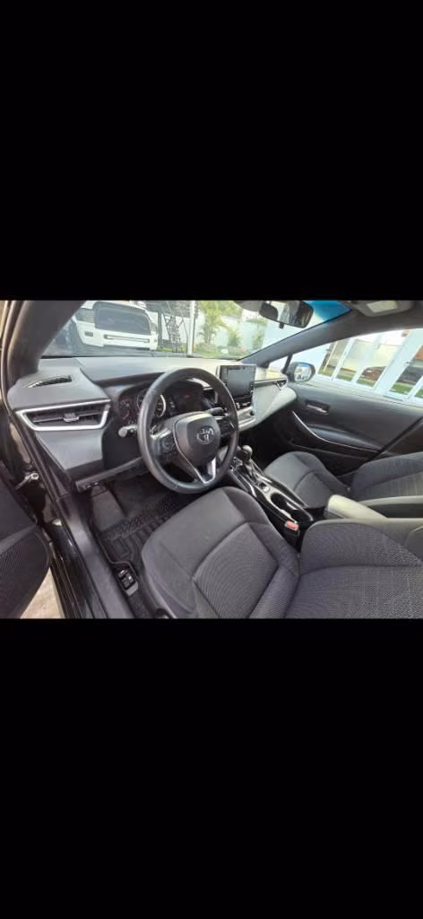 I sell 2021 Toyota Corolla SE.
